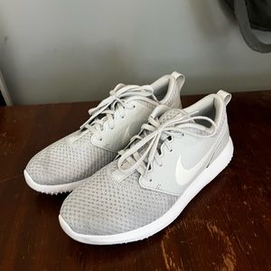 Women’s size 8.5 Nike golf shoes